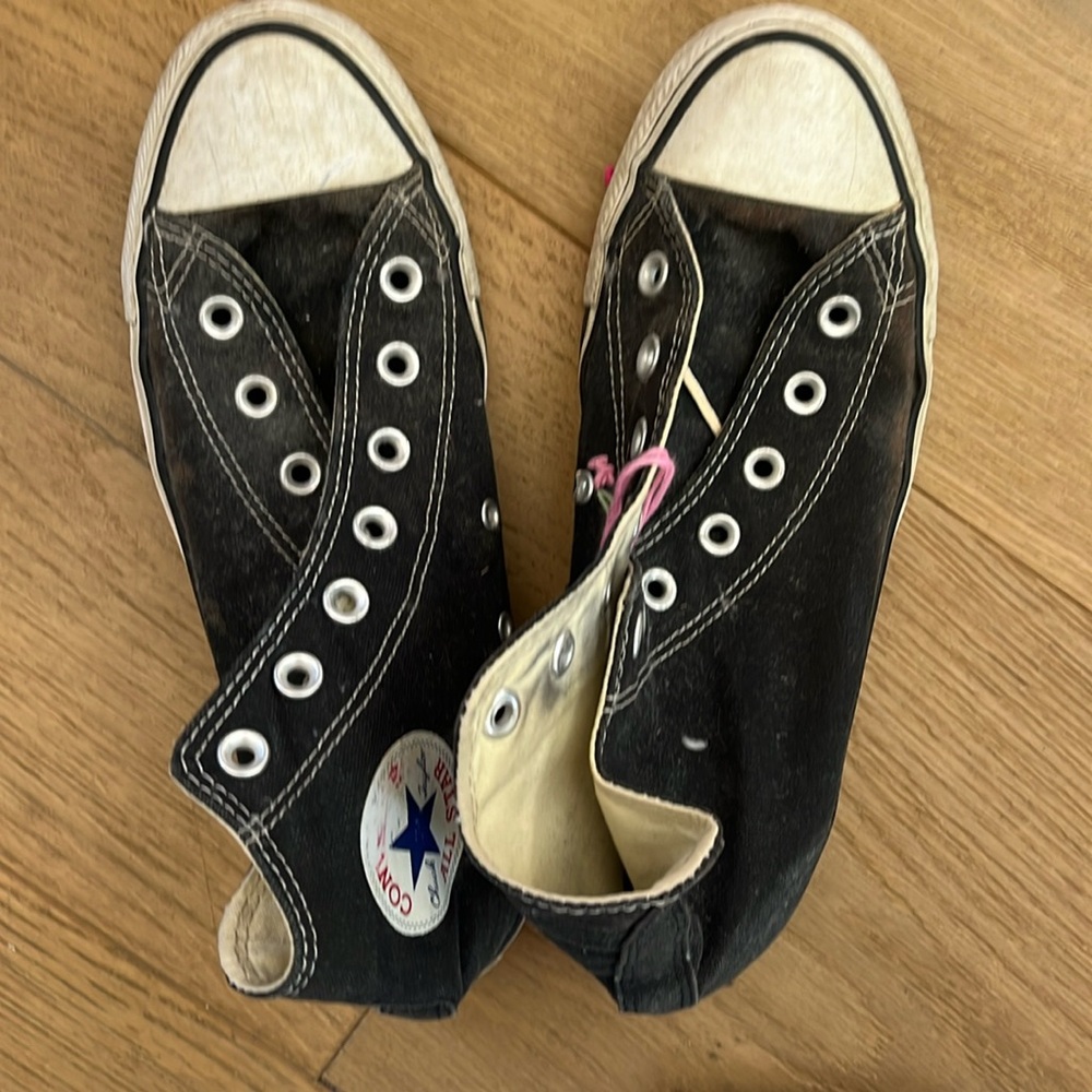Used converses size 8